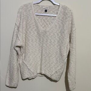 Universal Thread Cream V-Neck Sweater
